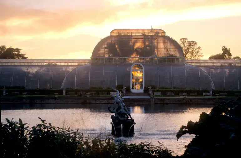 Palm House, Jeff Eden / RBG Kew The Palm House at sunset
