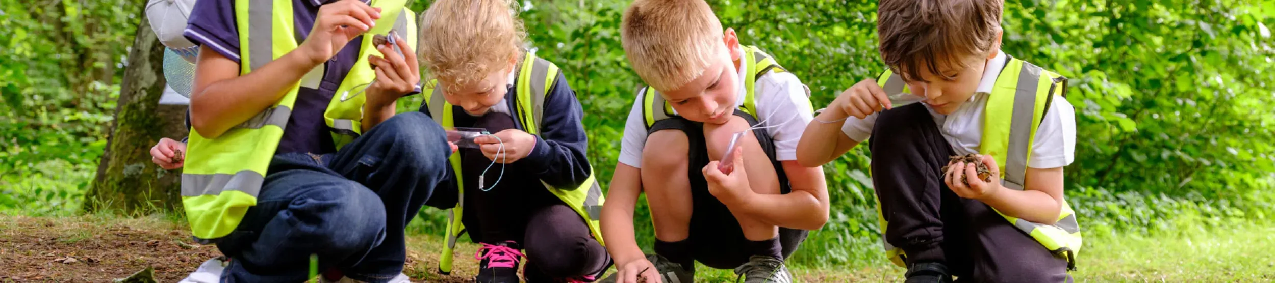 Children on a school session at Wakehurst © RBG Kew Children on a school session at Wakehurst